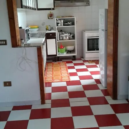 Calapira Nyaraló *